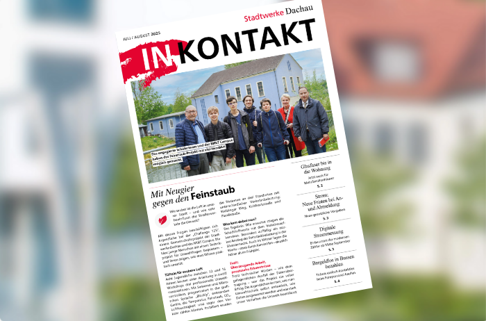Titelseite eines Magazins mit dem Titel „IN KONTAKT“, abgebildet sind zwei Männer in Arbeitskleidung vor technischen Geräten; im unteren Bereich mehrspaltiger Text.
